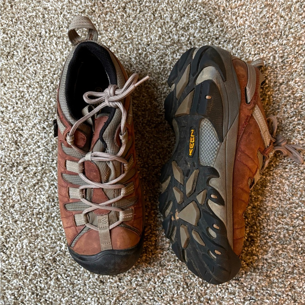 Keen waterproof hiking shoes